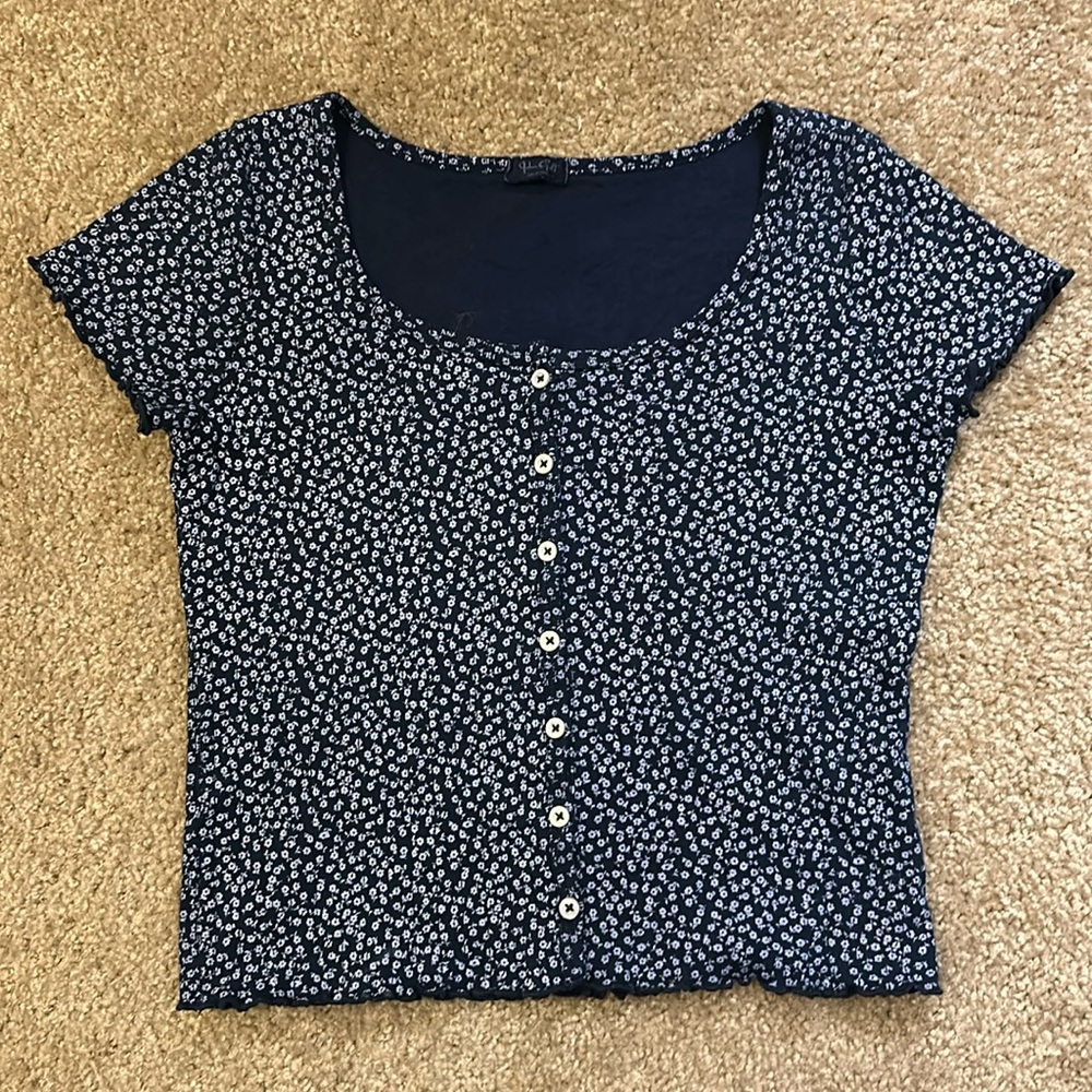 Brandy blue flower button up tee